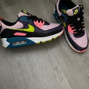 Women’s Nike Air Max 90 casual sneakers “Dark Raisin Cyber”